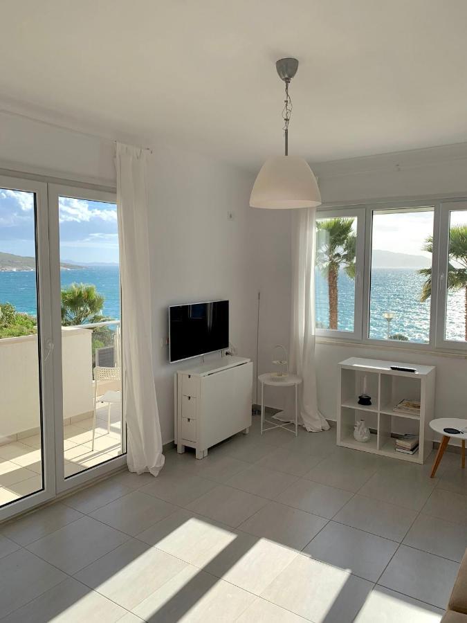 סרנדה Loli Apartment Luxury White Residence מראה חיצוני תמונה