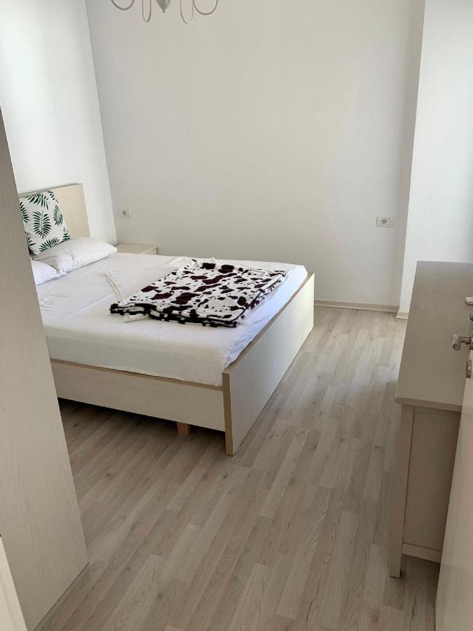 סרנדה Loli Apartment Luxury White Residence מראה חיצוני תמונה