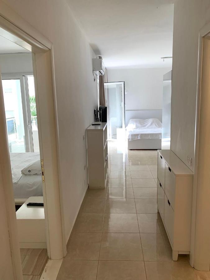 סרנדה Loli Apartment Luxury White Residence מראה חיצוני תמונה