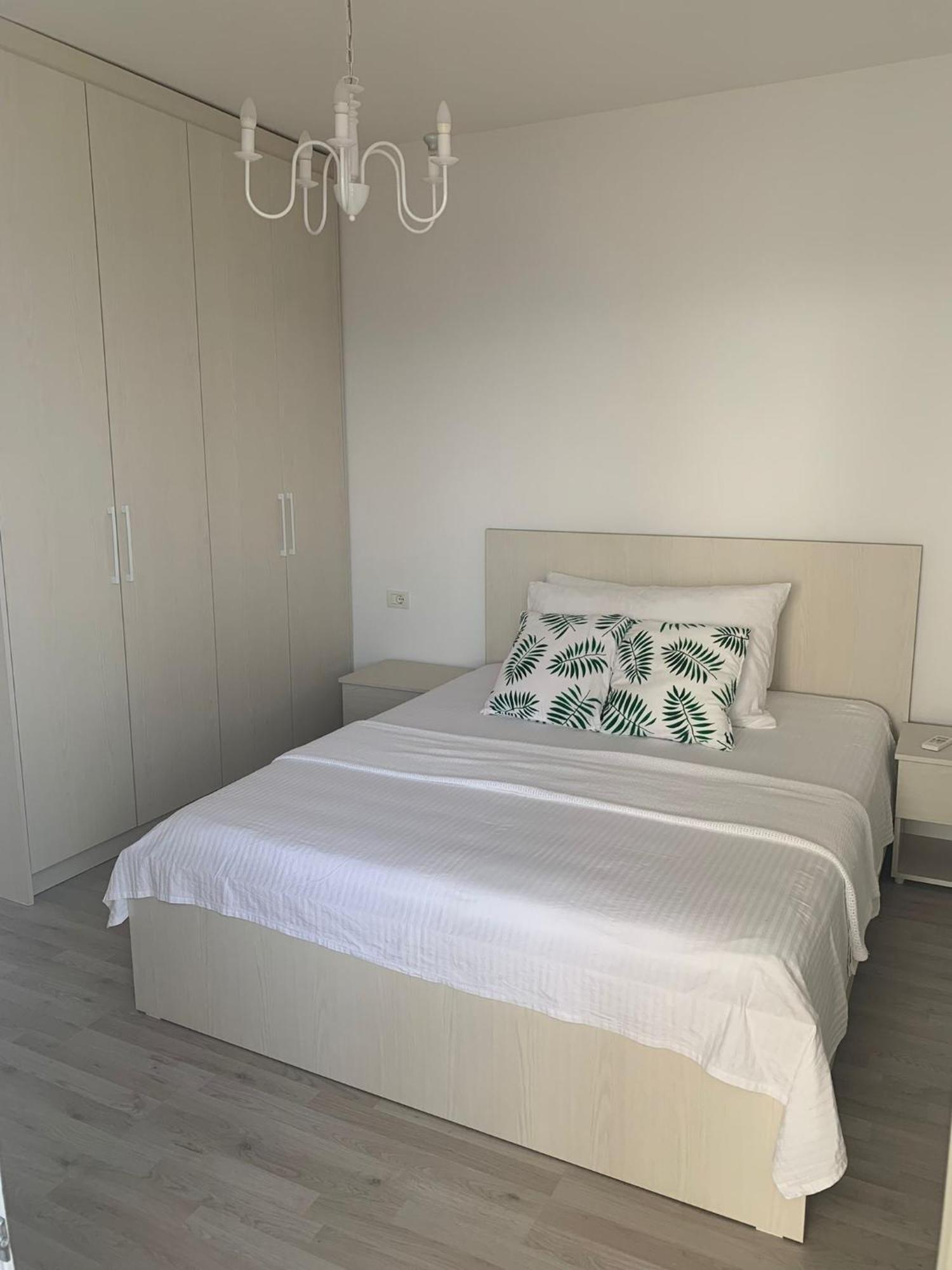 סרנדה Loli Apartment Luxury White Residence מראה חיצוני תמונה